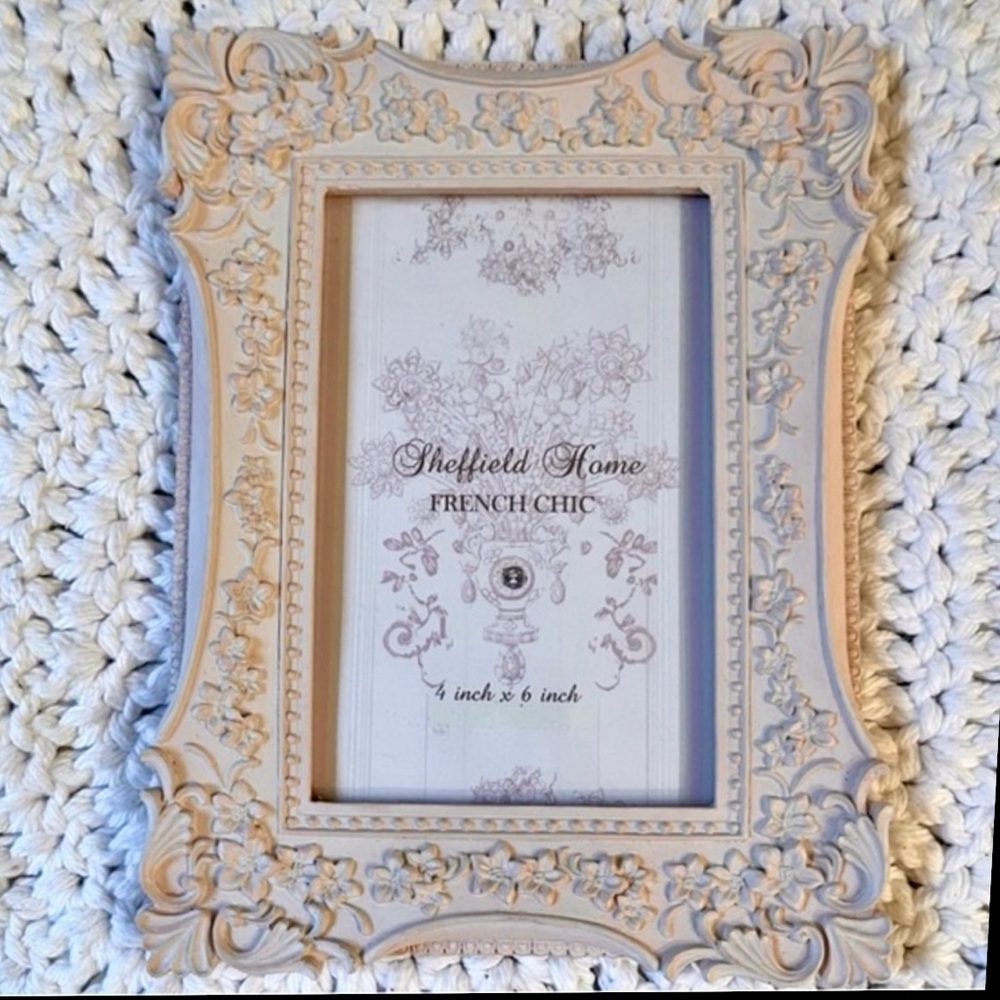 NWOT~Sheffield Home~Picture Frame~Size 4” x 6”~Light Pink